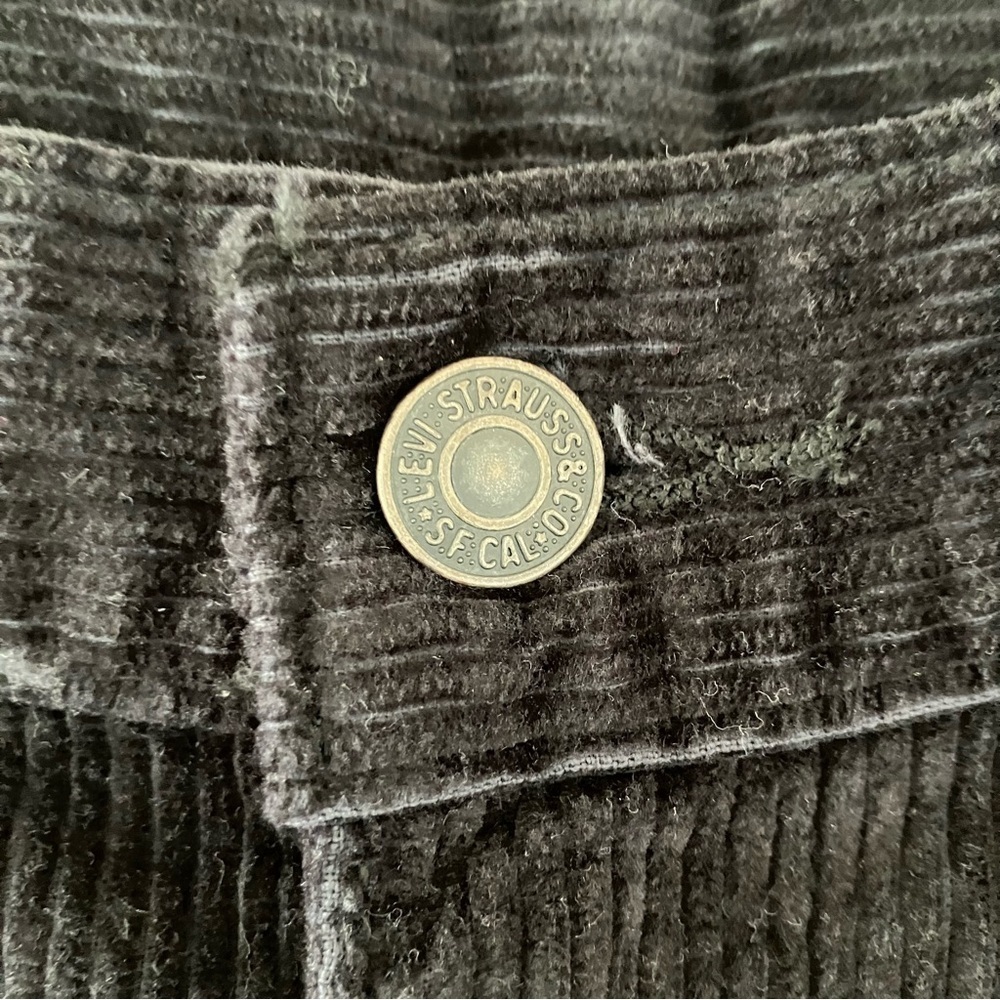 NWT Woman’s Levi's Low Pro Straight Leg Black Corduroy Pants (31 X 30) - Picture 8 of 10